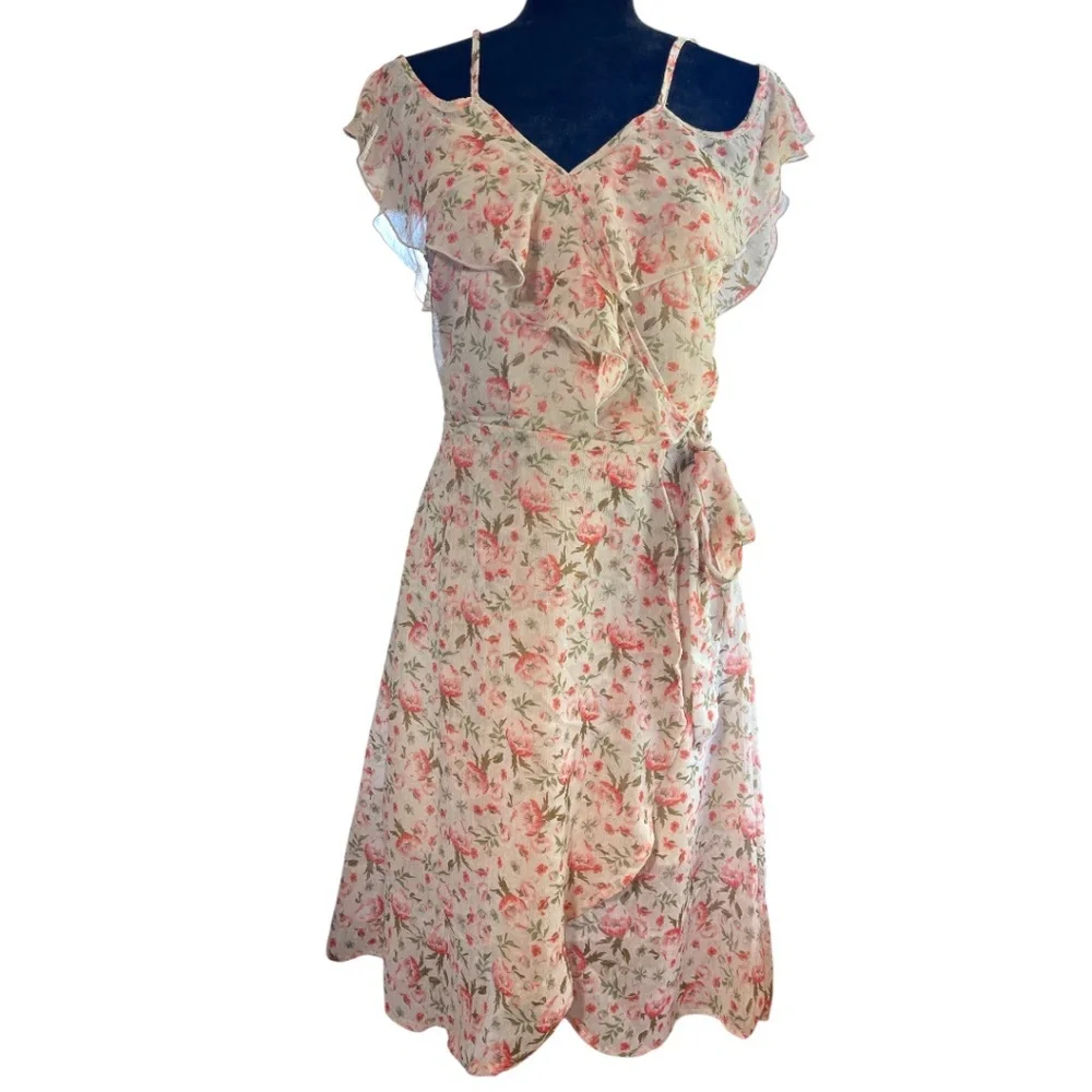 NWT Exhilaration Floral‎ Print Cold Shoulder Wrap Dress  Size M